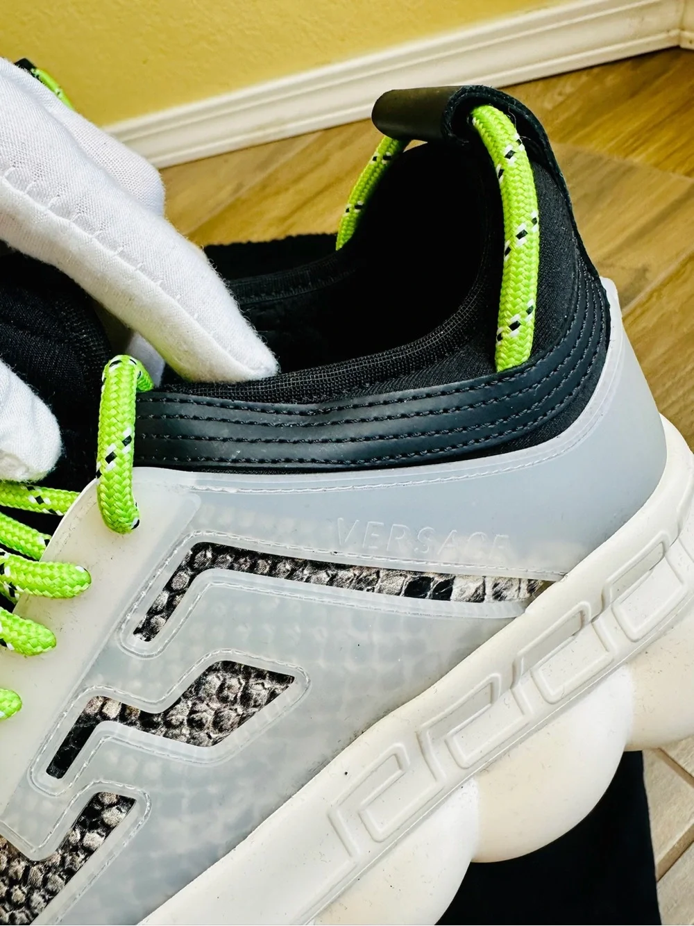 Versace chain reaction